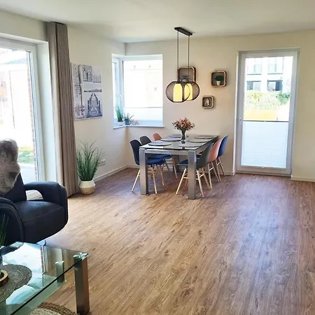 Am Kutterhafen 11a - Haus Malia بيت للعطل *