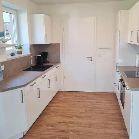 Am Kutterhafen 11a - Haus Malia بيت للعطل *