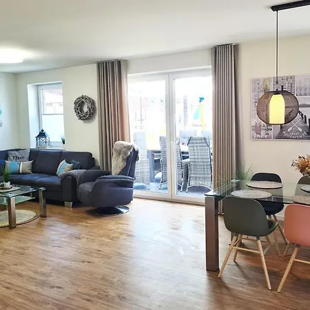 Am Kutterhafen 11a - Haus Malia بيت للعطل *